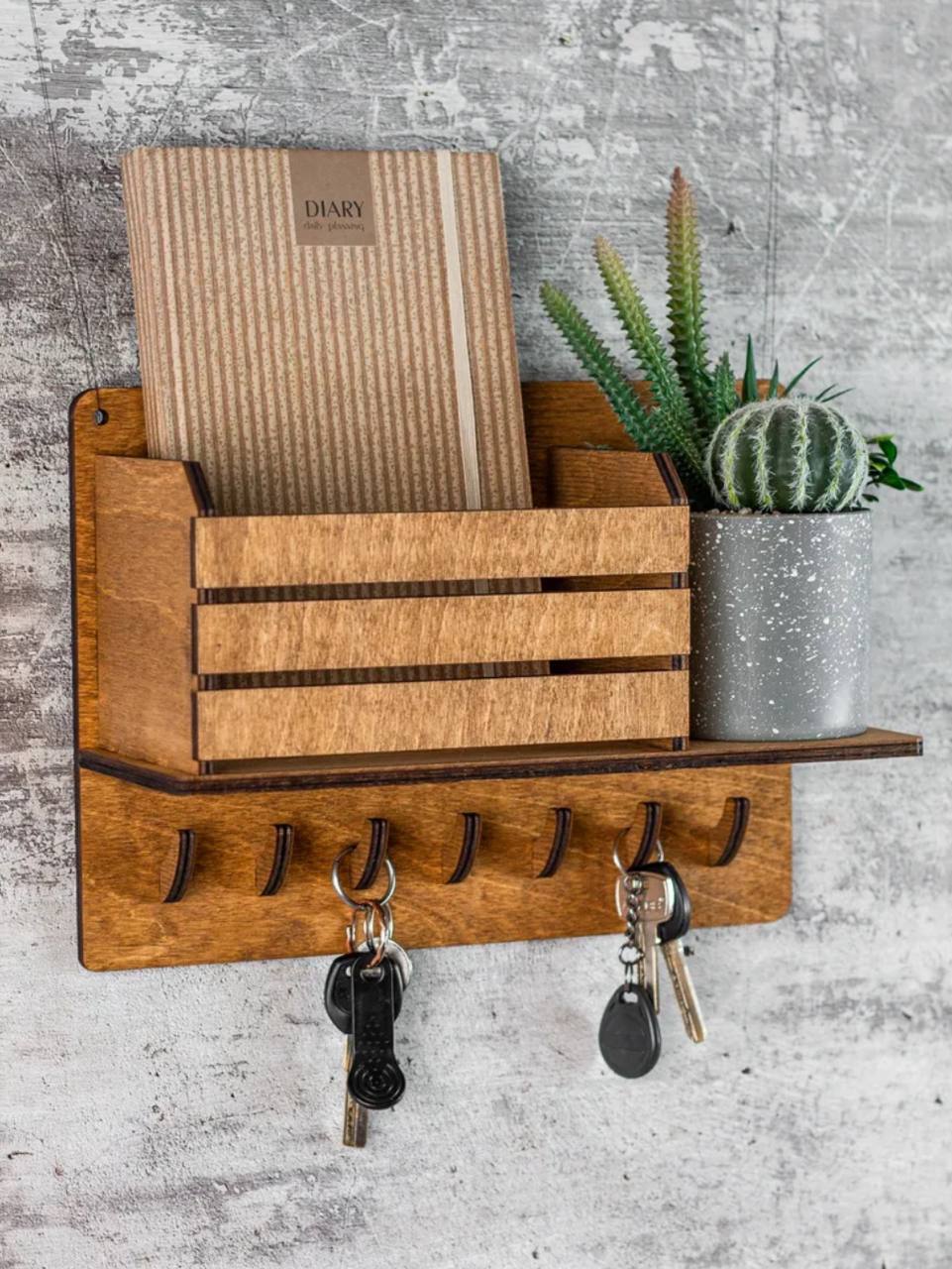 Настольная ключница в виде подноса